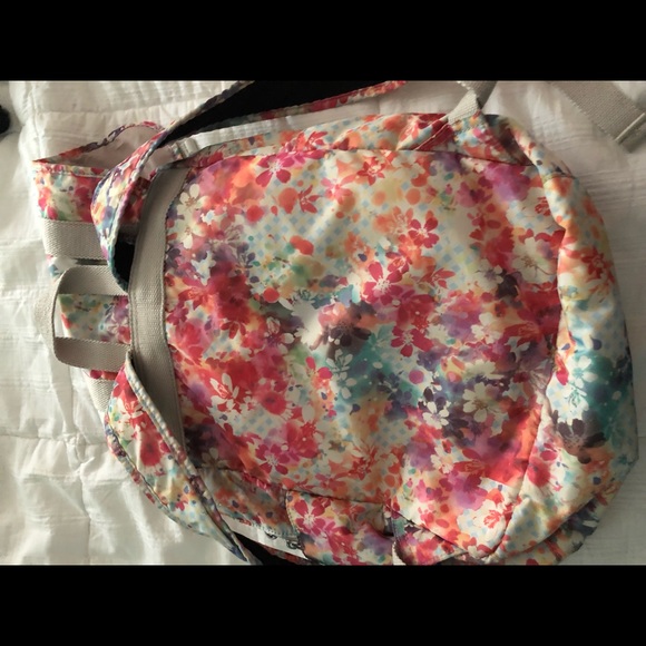 Kipling backpack flowers blossom GUC - Picture 6 of 7
